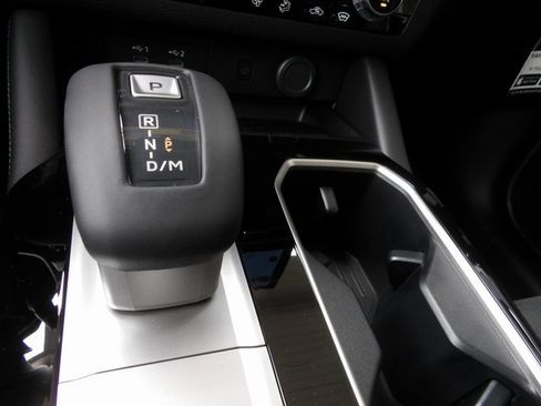 New 2025 Mitsubishi Outlander SE image 23