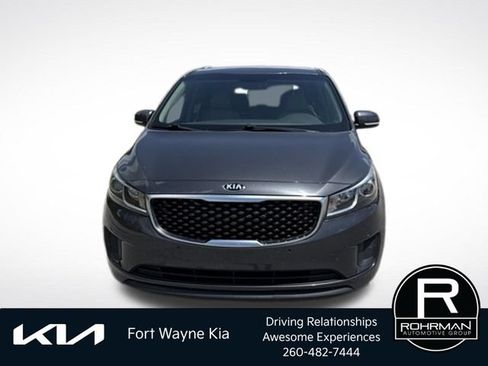 Used 2017 Kia Sedona LX w/ LX Essentials Premium Package FWD image 10