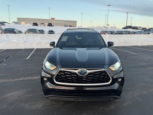 Certified 2021 Toyota Highlander XLE image 8