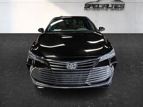 Used 2019 Toyota Avalon Limited FWD image 5