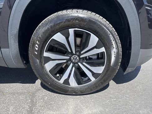 Used 2024 Volkswagen Atlas SE AWD/4WD image 9