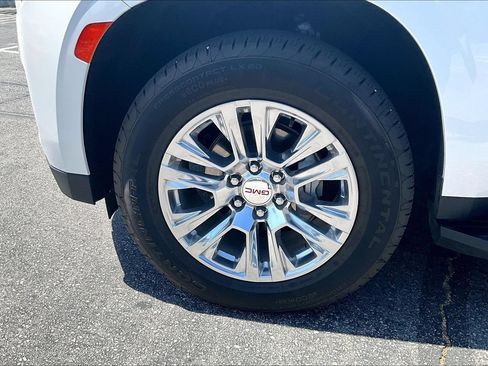 Used 2024 GMC Yukon Denali AWD/4WD image 12