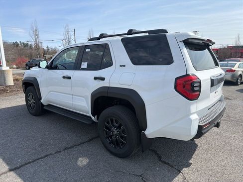 New 2026 Toyota 4Runner SR5 AWD/4WD image 5