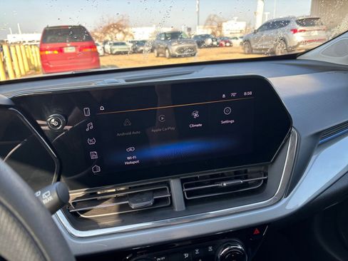 Used 2025 Chevrolet Trax LT image 20