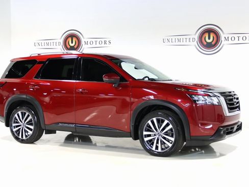 Used 2022 Nissan Pathfinder Platinum w/ Cargo Package image 6