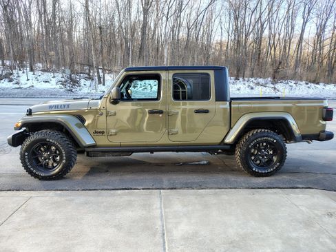 New 2026 Jeep Gladiator Sport image 9