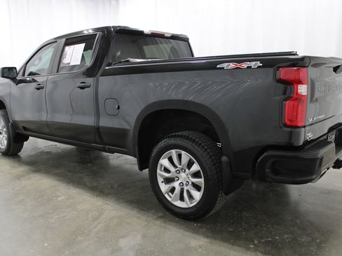 Used 2019 Chevrolet Silverado 1500 Custom w/ Custom Convenience Package AWD/4WD image 8