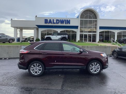 Used 2022 Ford Edge Titanium w/ Equipment Group 301A AWD/4WD image 8