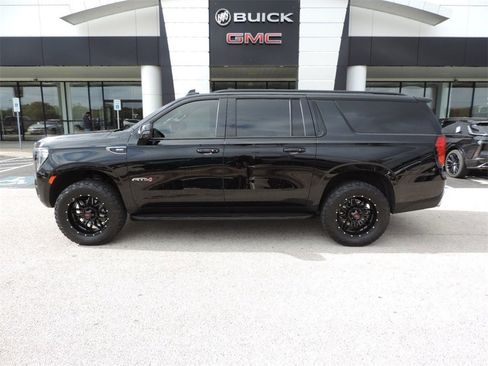 Certified 2023 GMC Yukon XL AT4 image 8