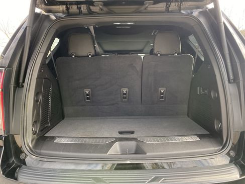 Used 2021 Chevrolet Tahoe Z71 w/ Z71 Signature Package image 35