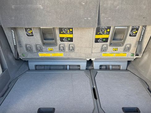 Used 2011 Toyota Sienna XLE FWD image 20