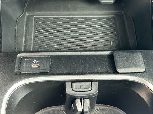 Used 2025 Mercedes-Benz CLA 250 4MATIC image 30