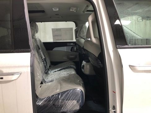 New 2026 Kia Carnival SX FWD image 11