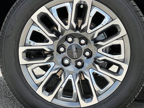 Used 2025 GMC Sierra 1500 Denali Ultimate AWD/4WD image 17