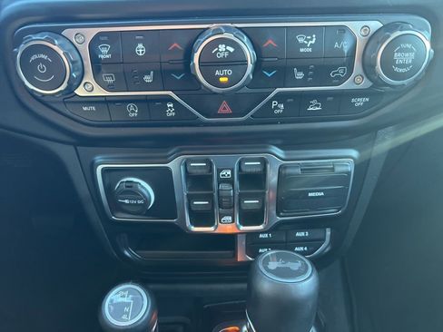 Used 2022 Jeep Wrangler Unlimited Sahara w/ LED Lighting Group image 20