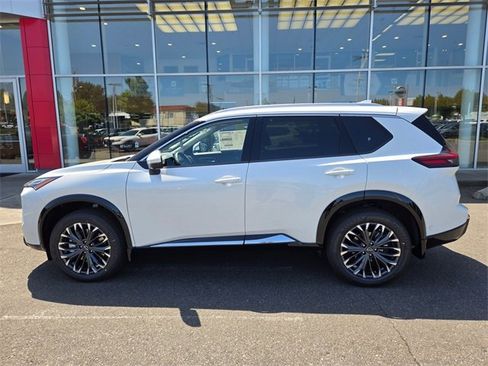 New 2025 Nissan Rogue Platinum w/ Tech Package image 9