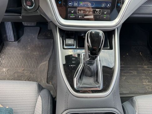 Used 2025 Subaru Outback Premium image 30