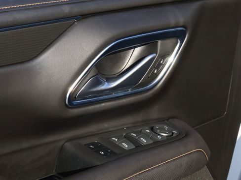 Used 2023 GMC Yukon AT4 w/ AT4 Premium Package image 17