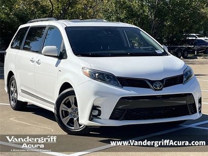 Used 2019 Toyota Sienna SE Premium