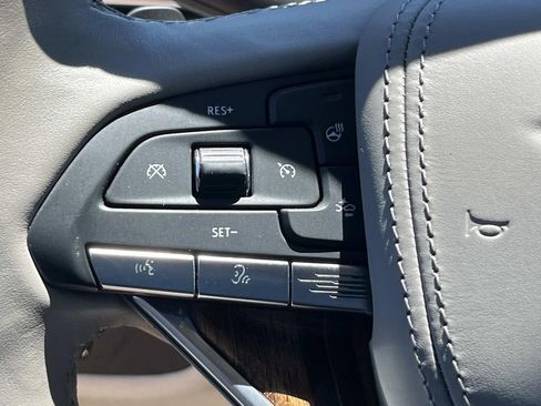Used 2022 Cadillac Escalade Premium Luxury Platinum w/ LPO, Radiant Package AWD/4WD image 32