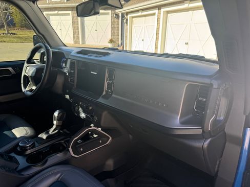 Used 2023 Ford Bronco Outer Banks image 17
