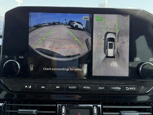 Used 2024 Nissan Pathfinder SL w/ SL Premium Package image 20