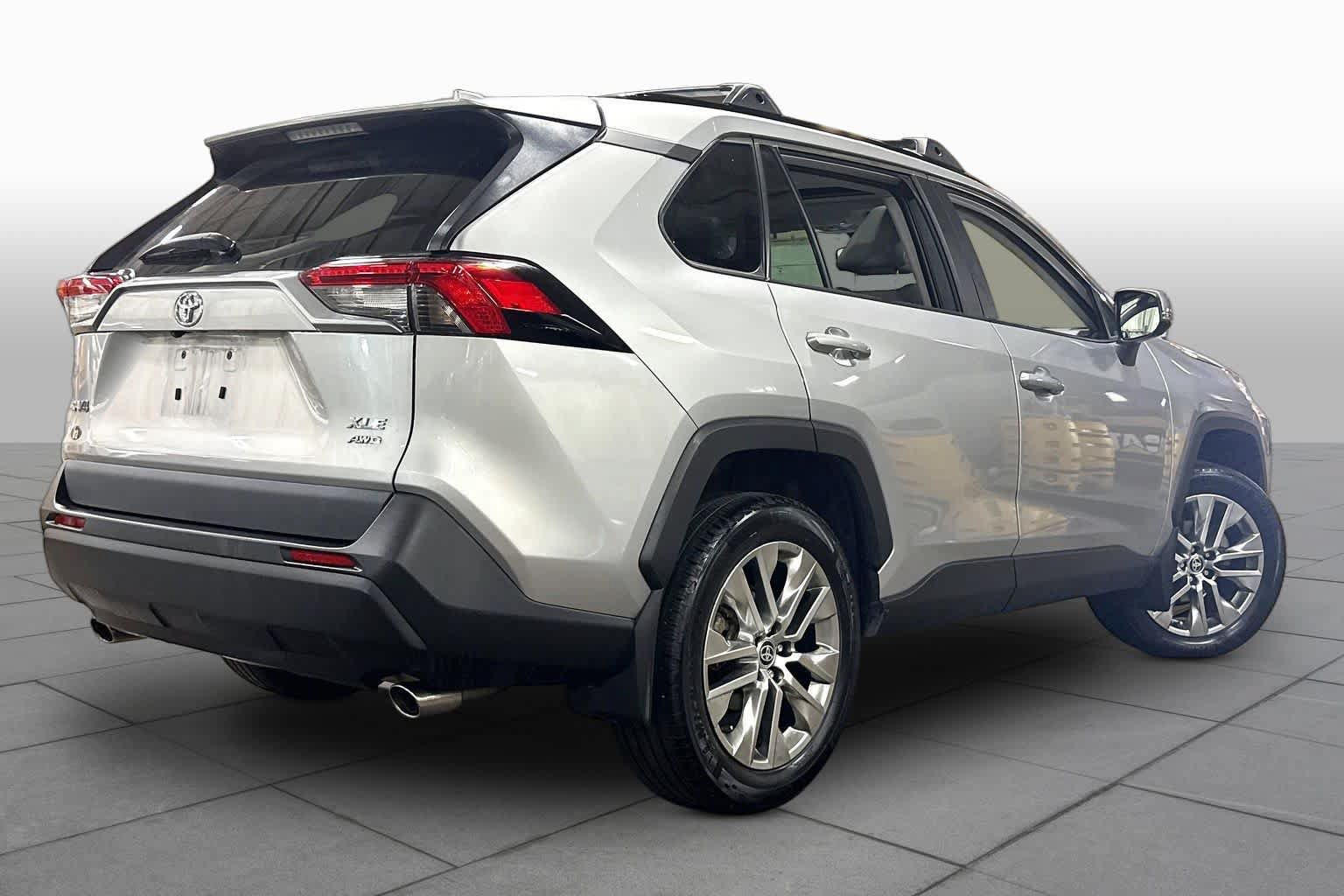 Used 2023 Toyota RAV4 XLE Premium AWD/4WD image 13