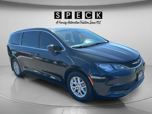 Used 2020 Chrysler Voyager LX FWD image 7