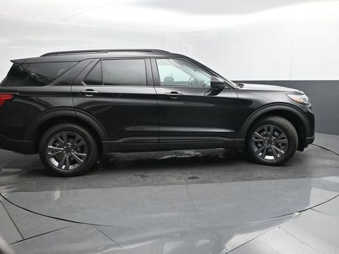 New 2026 Ford Explorer Active w/ Active Comfort Package image 4