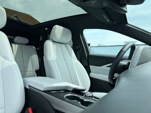 Used 2024 Cadillac Lyriq Luxury w/ LPO, Floor Liner Package image 42