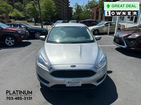 Used 2018 Ford Focus SE FWD image 4