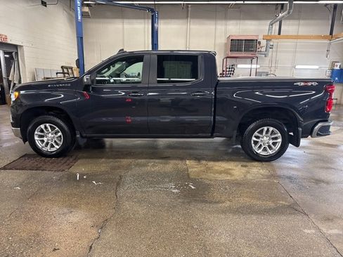 Used 2023 Chevrolet Silverado 1500 LT image 3