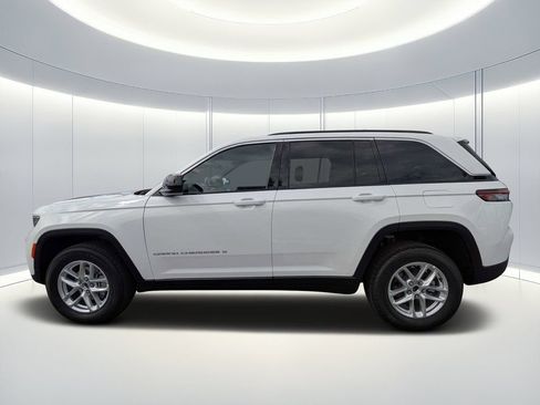 New 2026 Jeep Grand Cherokee Laredo X RWD image 7