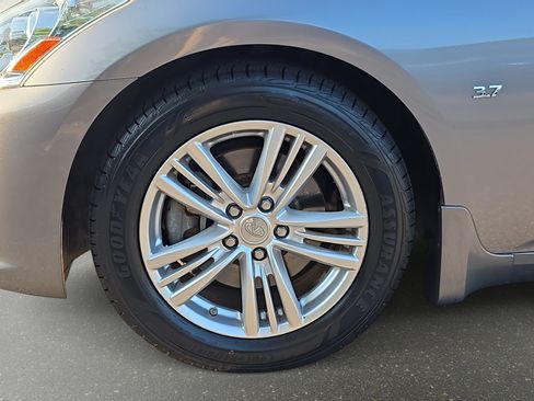 Used 2015 INFINITI Q40 w/ Navigation Package RWD image 29