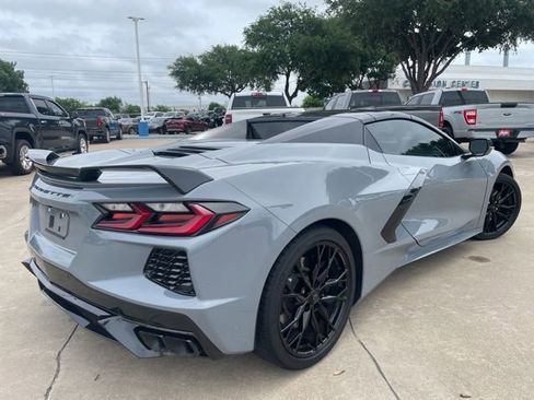 Used 2024 Chevrolet Corvette Stingray Premium Conv w/ Z51 Performance Package RWD image 4