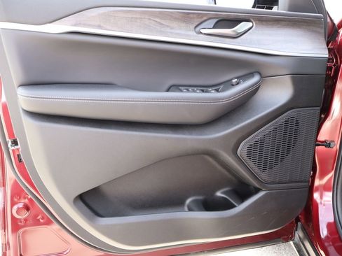 New 2026 Jeep Grand Cherokee Altitude AWD/4WD image 21