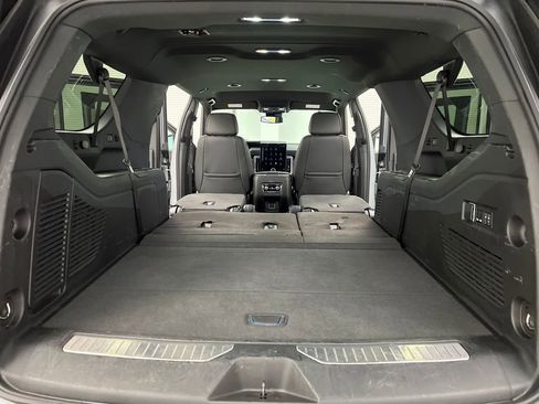 Used 2025 GMC Yukon XL Denali RWD image 36