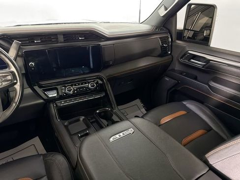 Used 2024 GMC Sierra 3500 AT4 w/ AT4 Preferred Package image 25