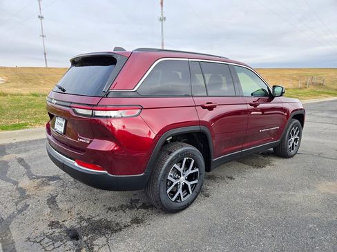 New 2025 Jeep Grand Cherokee Limited image 3