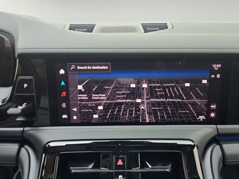 Used 2025 Porsche Panamera image 32