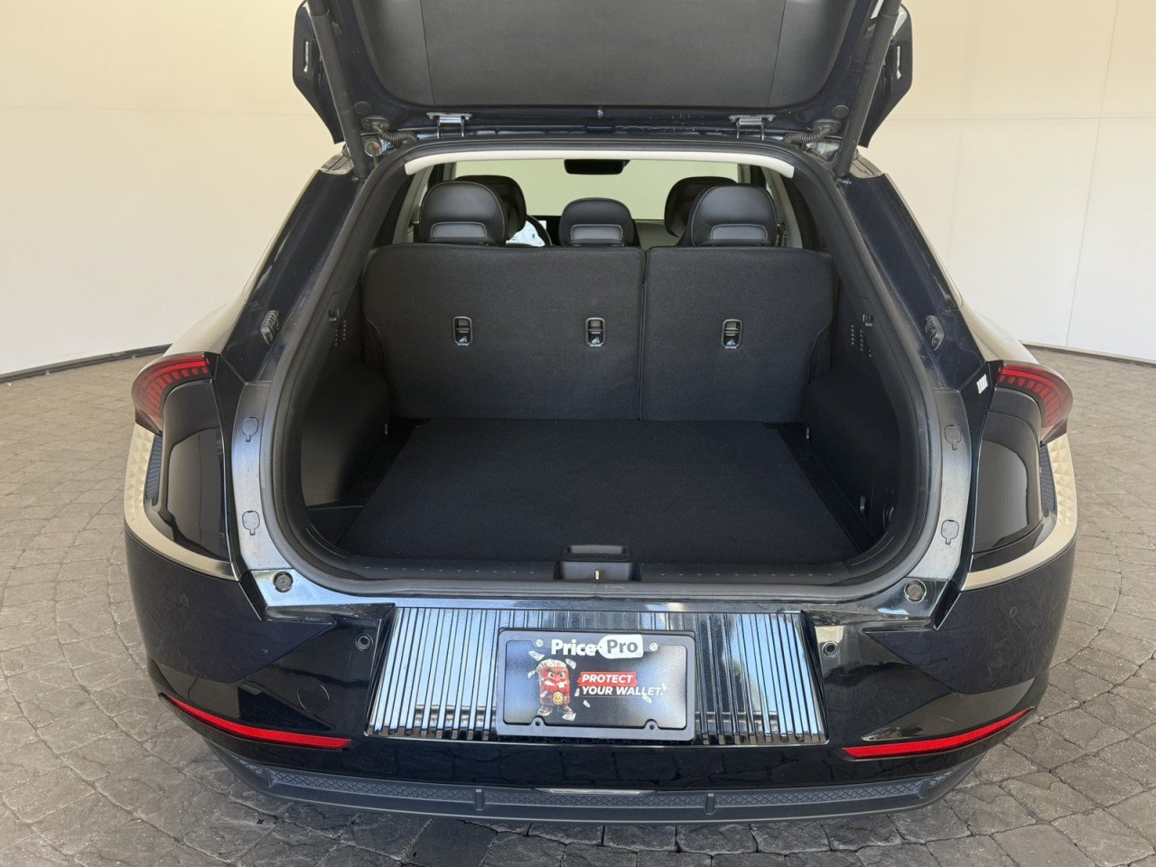 Used 2024 Kia EV6 Wind w/ Wind Technology Package AWD/4WD image 7
