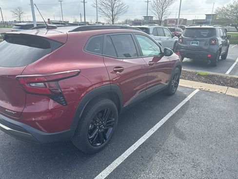 Used 2024 Chevrolet Trax ACTIV w/ Sunroof Package image 11