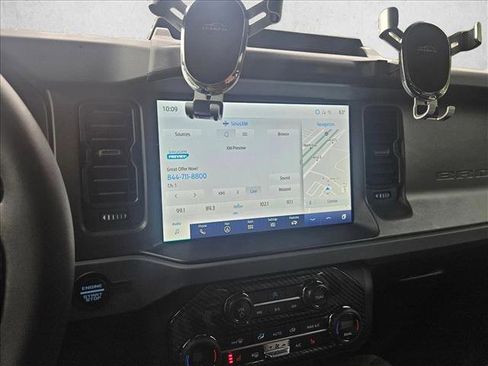Used 2024 Ford Bronco Everglades image 21
