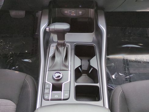 Certified 2026 Kia Sorento LX FWD image 19