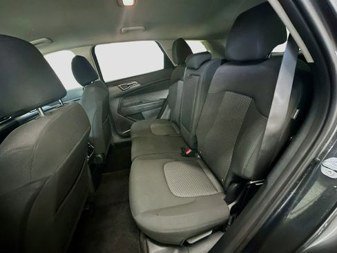 Used 2025 Kia Sportage LX image 28