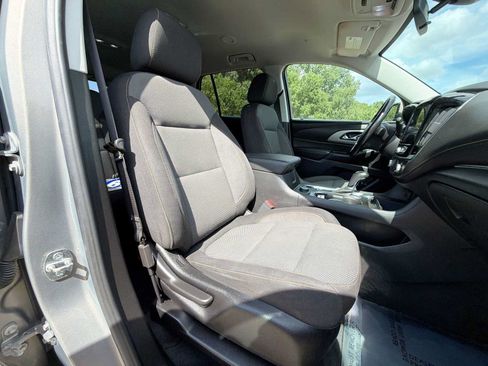 Used 2019 Chevrolet Traverse LT FWD image 18