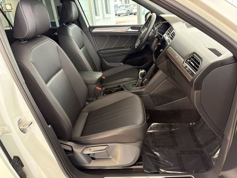 Used 2023 Volkswagen Tiguan SE R-Line FWD image 30