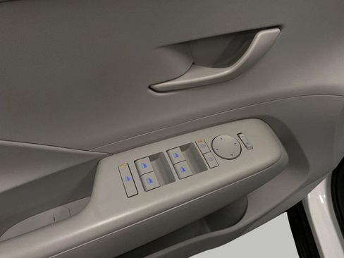 Certified 2024 Hyundai Kona SEL AWD/4WD image 30