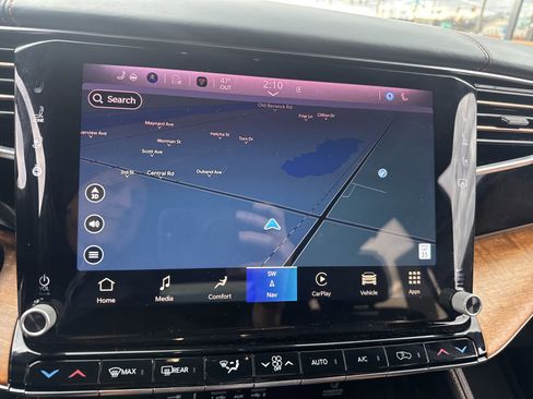 Used 2023 Jeep Grand Wagoneer L Series III image 28