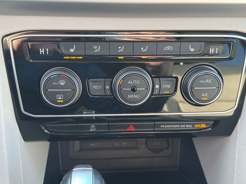 Certified 2022 Volkswagen Atlas SE w/ Black Wheel Package image 35